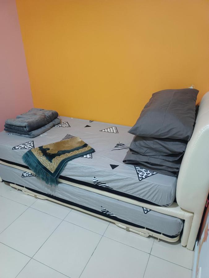 Nena Homestay Setia Alam, Air Conditioned, High Speed Internet Shah Alam Exterior photo