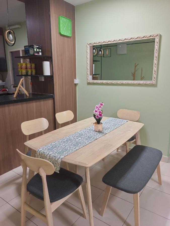 Nena Homestay Setia Alam, Air Conditioned, High Speed Internet Shah Alam Exterior photo