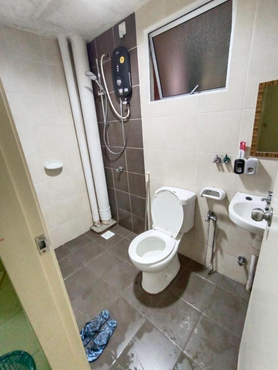 Nena Homestay Setia Alam, Air Conditioned, High Speed Internet Shah Alam Exterior photo